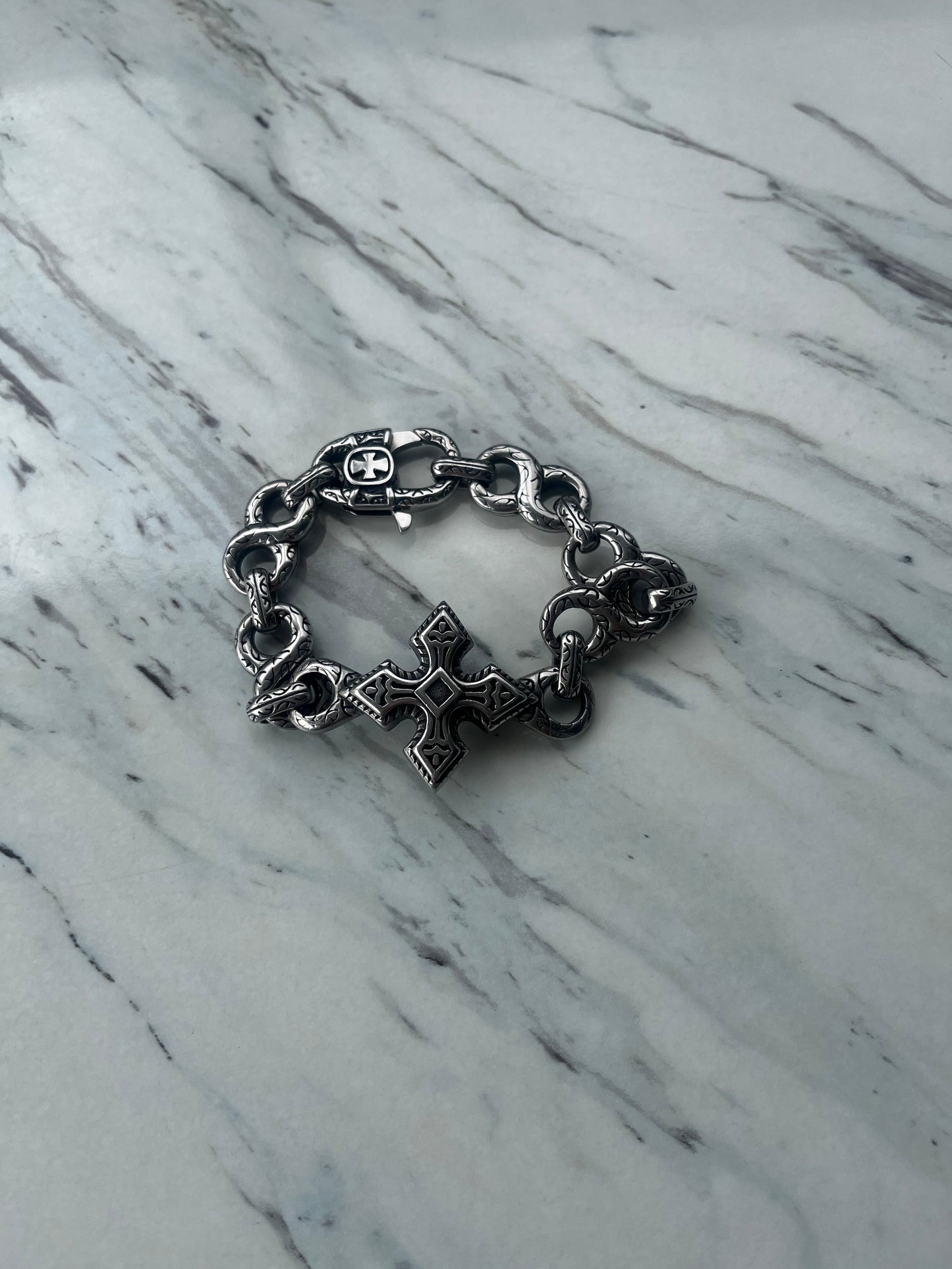 CRIMSON CROSS BRACELET
