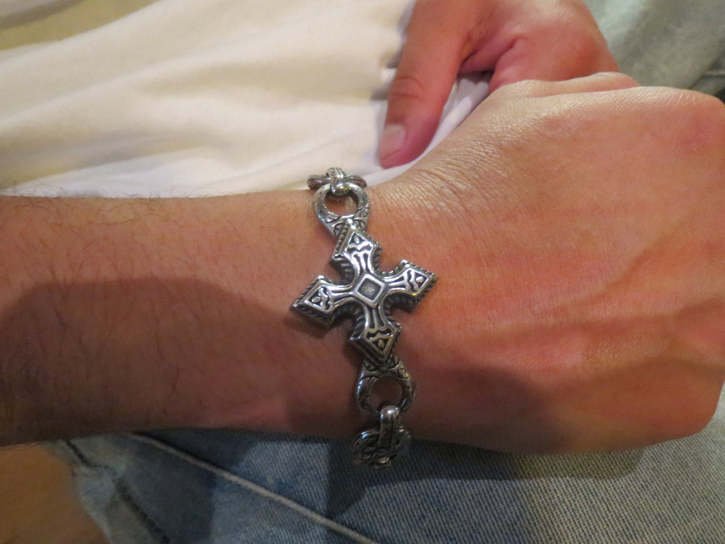 CRIMSON CROSS BRACELET